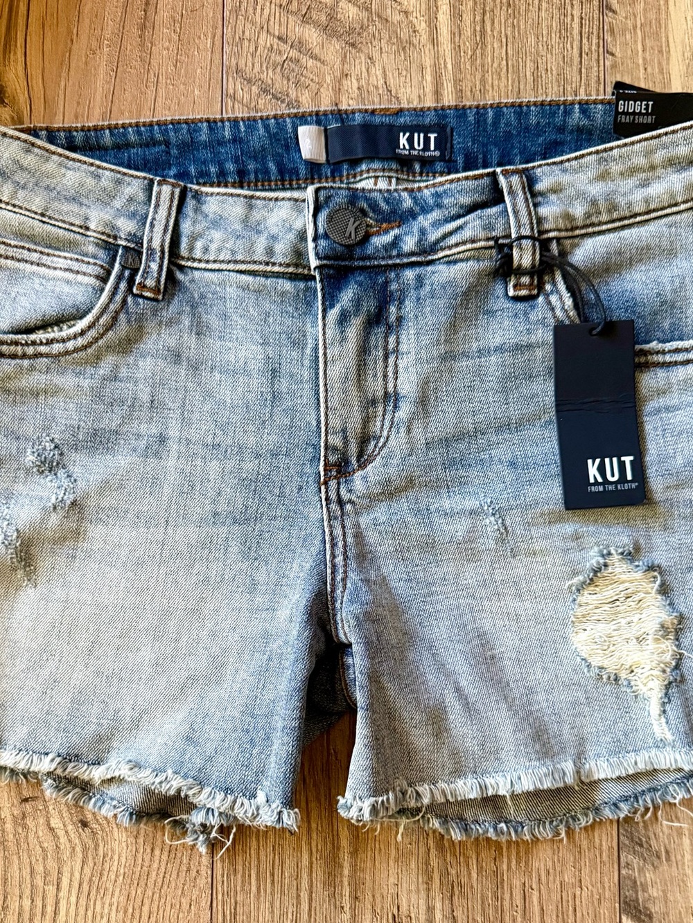 KUT From The Kloth 🩵👖Light Wash Gidget Fray Distressed Denim Shorts 2 NWT